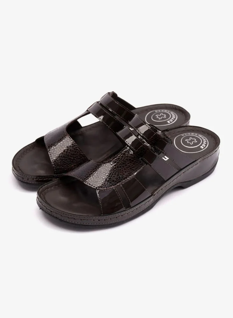 كومفورت بلس صنادل نسائية مريحة بطبعة تمساح بنية